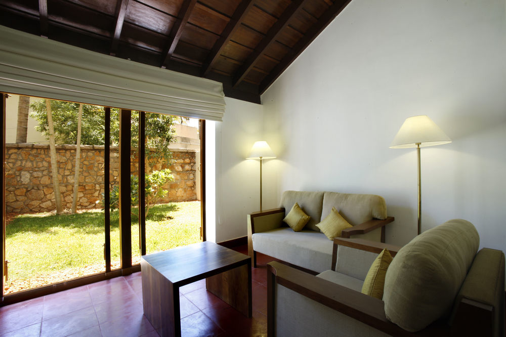 Heritage Madurai Bagian luar foto A living room